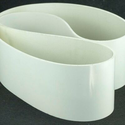 1.0mm 1.3mm 1.6mm 2.0mm ceinture de convoyeur léger pour le transport de matériaux dans l'industrie sidérurgique / ciment ceinture de convoyeur